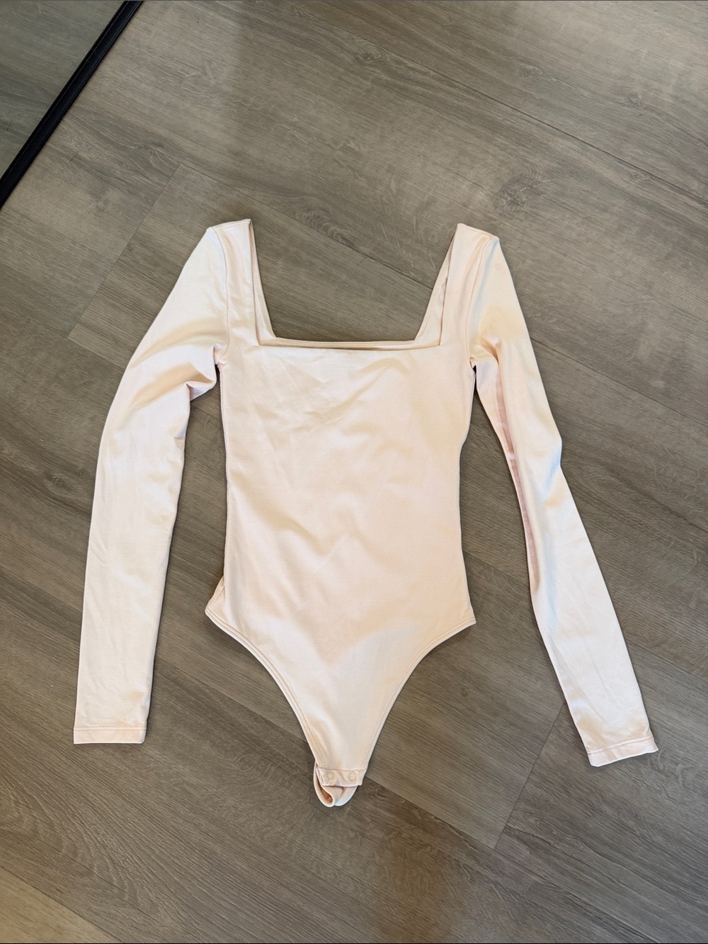 Aritzia Long Sleeve Square Neck Bodysuit - Light Pink